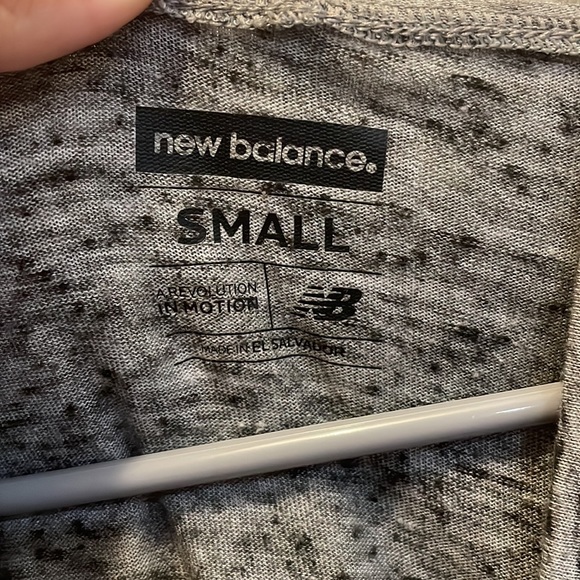 New Balance Heather Gray Hoodie with Front Pocket size Small - Picture 3 of 7